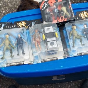 X Files Series 1 by McFarlane Toys 1998 Figures Agent Mulder